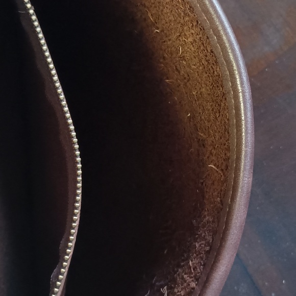 Vintage COACH Genuine Brown Soft Leather  Messenger Bag W/ Gold Hardware - Picture 13 of 13